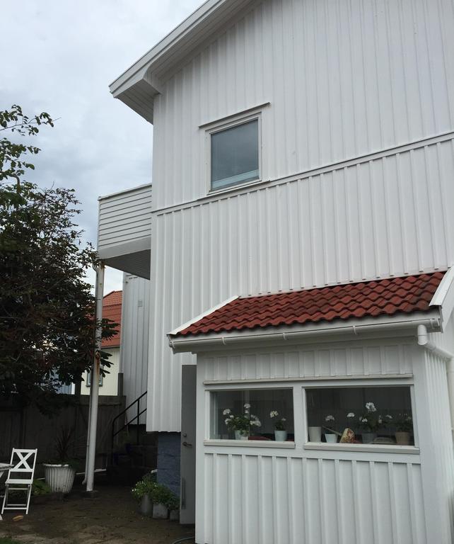 Accommodation For 2 In The Center City Of Lysekil Esterno foto